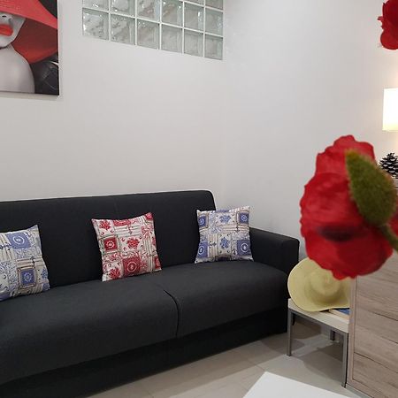 Martin Holiday Apartments Giardini-Naxos Szoba fotó