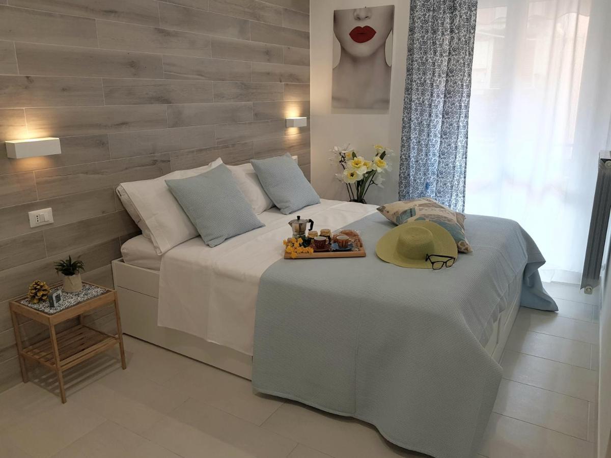 Martin Holiday Apartments Giardini-Naxos Kültér fotó